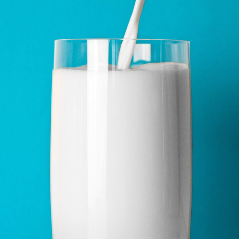 Almond Milk vs. Cashew Milk what's the diff? Eat Your Heart Out